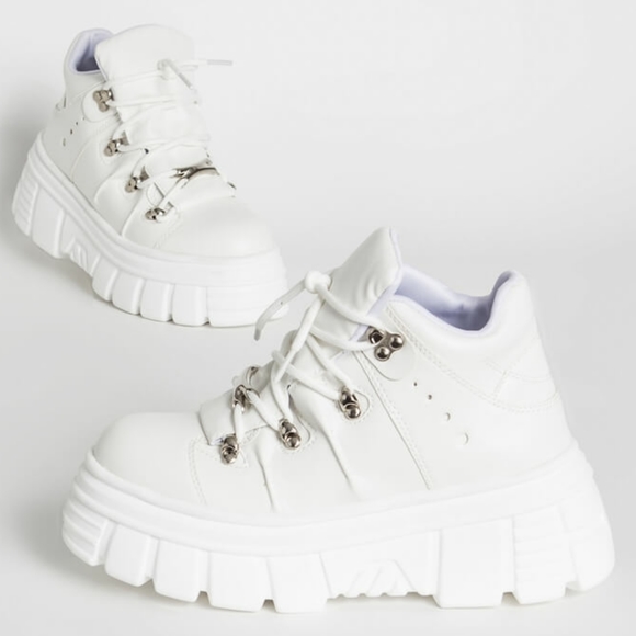 𝙇𝙖𝙨𝙩 𝙎𝙞𝙯 5.5 🖤Moon Walk Lace-Up Platform - Picture 3 of 9